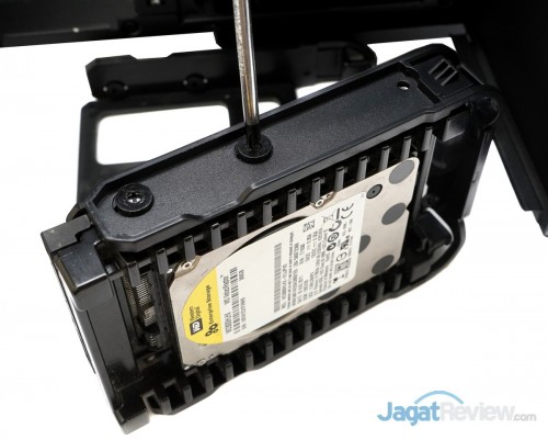 Hands-On Review Thermaltake Urban T81: Casing Full-Tower High-End 2 Thermaltake Urban T81 62