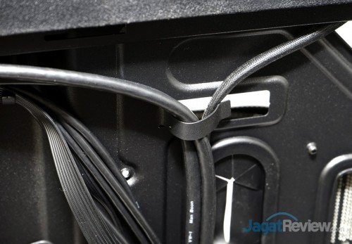 Hands-On Review Thermaltake Urban T81: Casing Full-Tower High-End 4 Thermaltake Urban T81 68