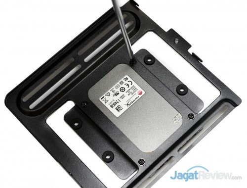 Hands-On Review Thermaltake Urban T81: Casing Full-Tower High-End 4 Thermaltake Urban T81 73