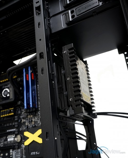 Hands-On Review Thermaltake Urban T81: Casing Full-Tower High-End 8 Thermaltake Urban T81 77