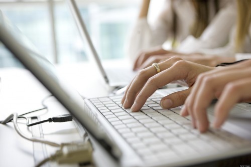 DARPA Siapkan Rp 130 Miliar untuk Kembangkan Alat Pembantu Pembuatan Aplikasi 1 o-WOMAN-PROGRAMMER-facebook