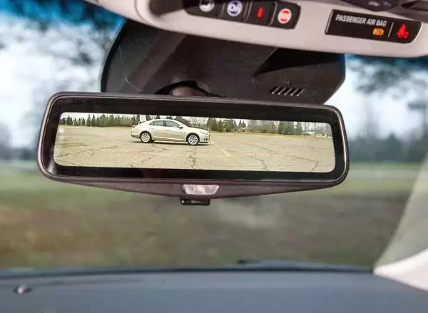 2016 cadillac ct6 streaming video rearview mirror lead 600 001
