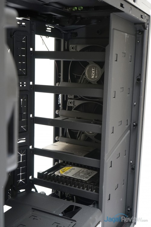 Hands-On Review NZXT H440 Razer Edition: Casing Mid-Tower Mewah Ala Razer 1 NZXT H440 Razer 29