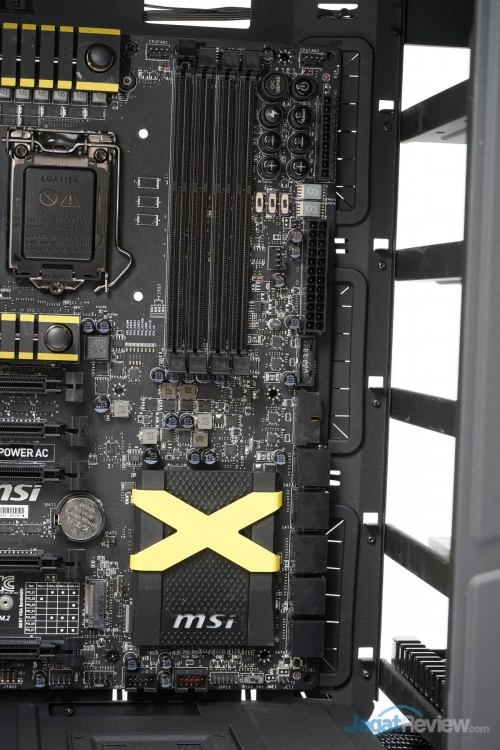 Hands-On Review NZXT H440 Razer Edition: Casing Mid-Tower Mewah Ala Razer 9 NZXT H440 Razer 34