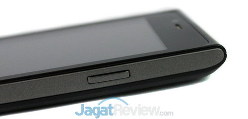 Review SPC S12 Razor: Smartphone Android KitKat 3G Murah dengan Layar IPS 15 Sisi sebelah kanan diisi tombol power sekaligus lock/unlock