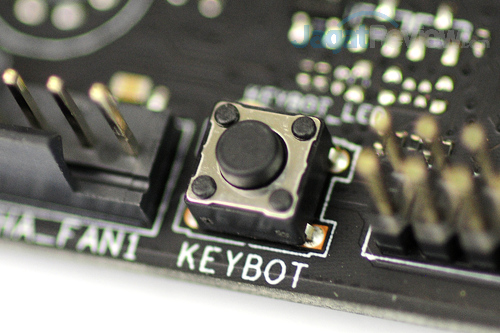 Review ASUS Maximus VII Ranger: Republic Of Gamers Murah Untuk PC Generasi Baru 10 asus maximus vii ranger onboard button 02