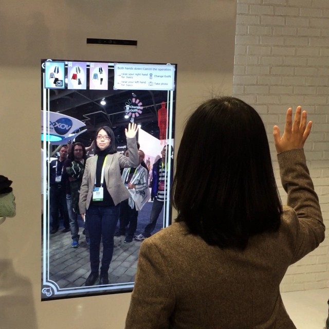 Toshiba Virtual Dressing Room, Teknologi yang Mempermudah Berdandan 8 @Toshibas virtual dressing room. Would this make picking an outfit easier or like trying to pick wha