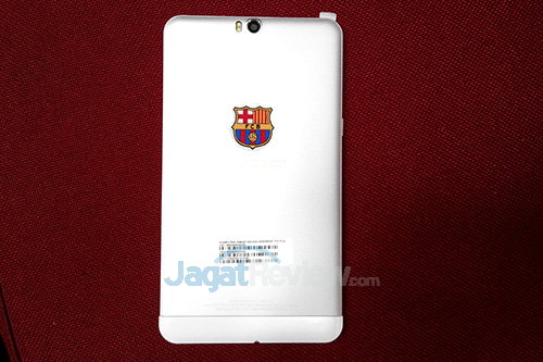 Hands On Tablet Advan Barca Tab 7 inci 13 Advan Barca Tablet Belakang