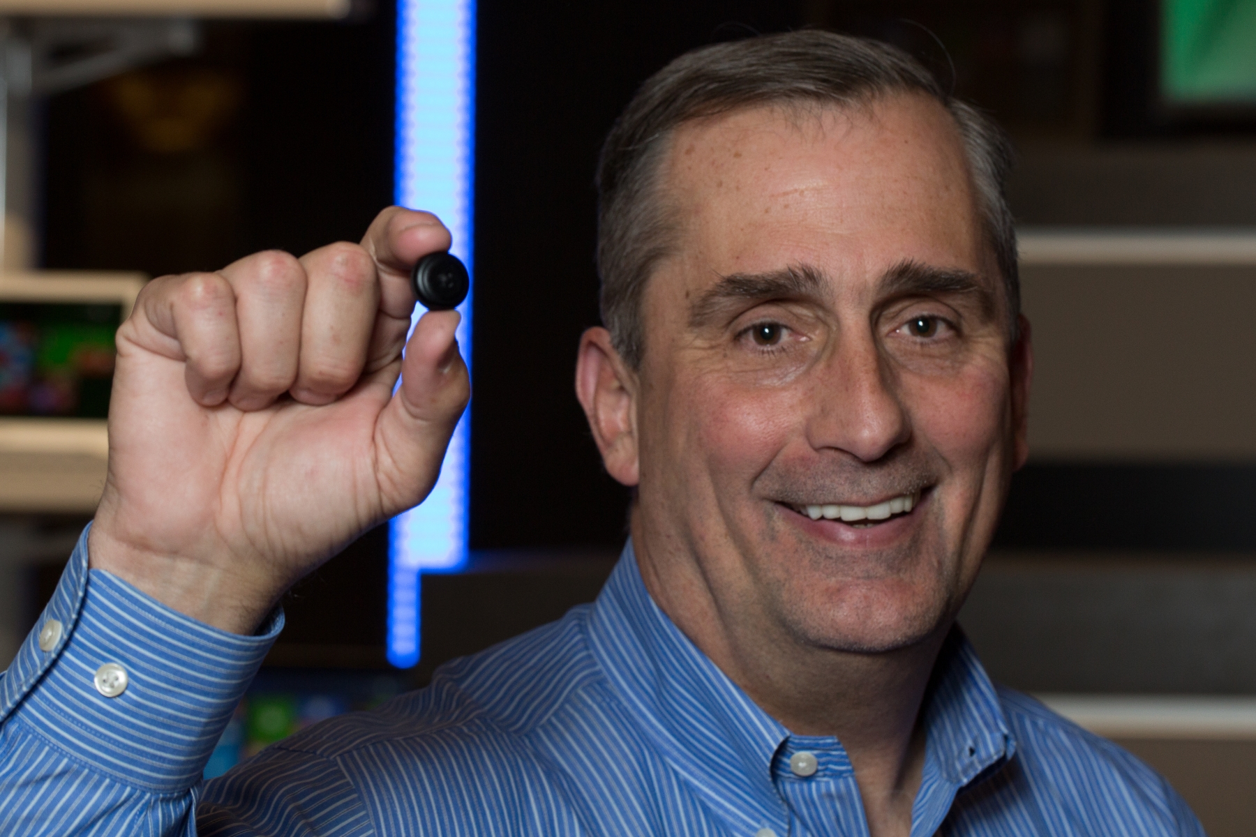 Intel Umumkan Curie, Chip untuk Wearable Seukuran Kancing Baju 24 Brian Krzanic Intel Curie Prototype