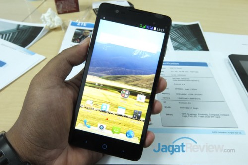ZTE Rangkul Lazada Luncurkan ZTE Blade V5 dengan Harga Murah 2 DSCF0305