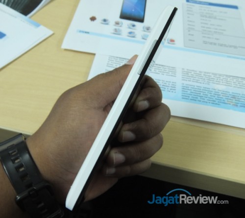 ZTE Rangkul Lazada Luncurkan ZTE Blade V5 dengan Harga Murah 3 DSCF0310