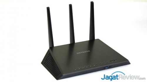 NetGear R7000 - 11