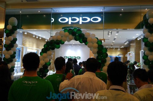 Oppo Store Mall Taman Anggrek Resmi Dibuka 8 Oppo Store Mall Taman Anggrek 2