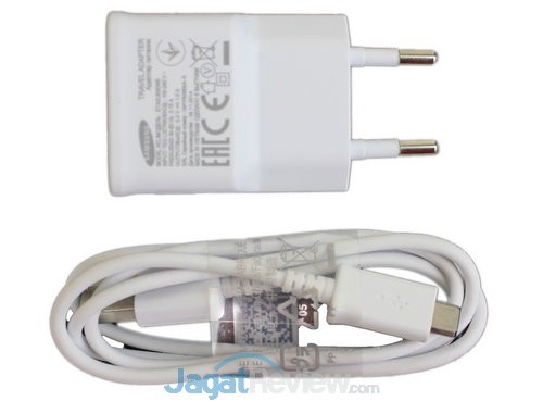 Review Galaxy Grand Prime: Smartphone Android Mainstream 64-bit Pertama Samsung 6 Charger dan kabel USB