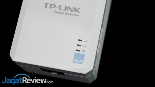 Hands-On Review TP-Link TL-WA860RE: Range Extender Plus Stop Kontak 9 TP-Link TL-WA860RE - 07