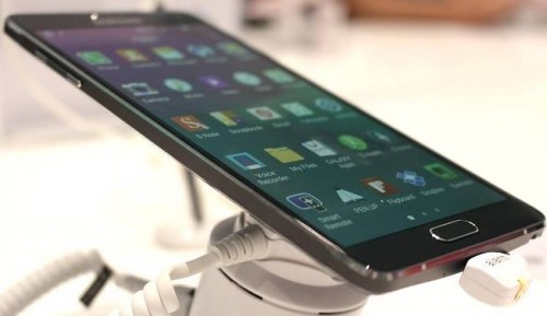 Galaxy A7 Resmi Dijual dengan Harga Premium 1 galaxy a7 2