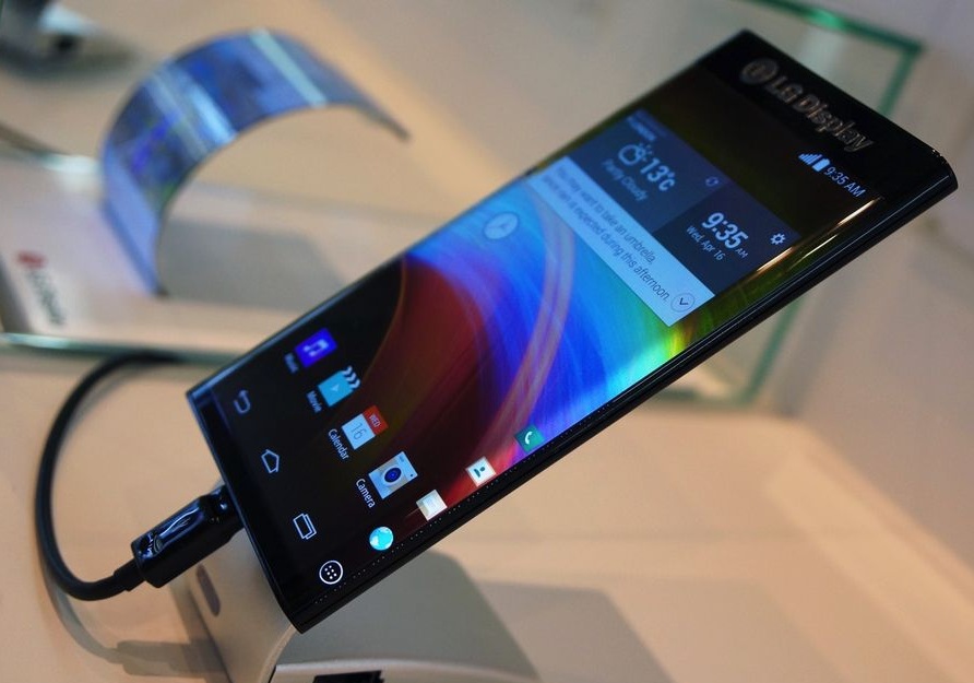 Selain G Flex 2, LG Pamerkan Smartphone Misterius Berlayar ‘Dual-Edge’ 19 lg curved edge display 4
