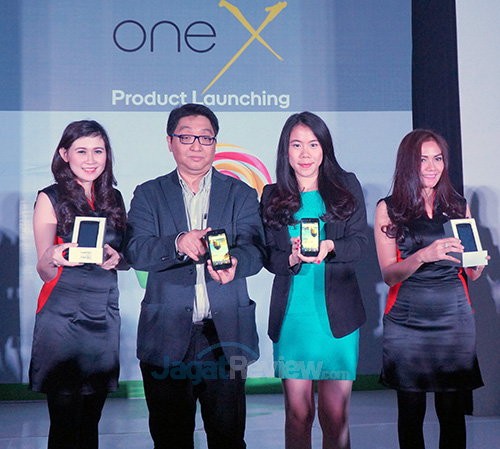Evercoss Luncurkan Smartphone Android One Murah, One X 1 Evercoss One X - Launch