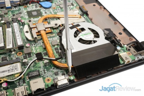 Membersihkan Notebook 13