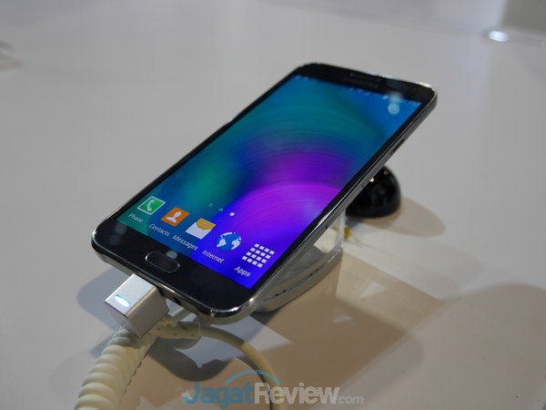 Samsung Galaxy E5 dan E7 Meluncur di Indonesia Pekan Depan 3 Samsung Galaxy E5 2
