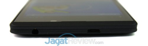 Review Evercoss Elevate Y2: Smartphone Android Octa-Core Lokal Dua Jutaan 14 Bagian atas diisi slot audio jack 3.5mm dan slot microUSB