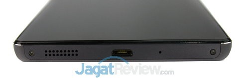 Di bawah ada slot microUSB