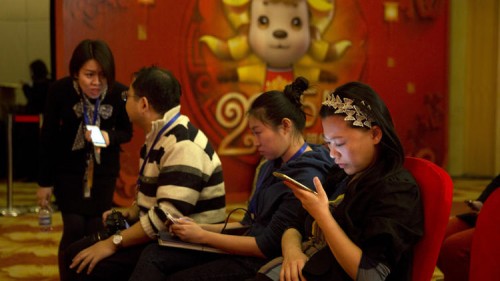 la-fg-china-web-controls-20150204-001