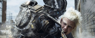 Review Film Chappie: Robot Lugu Yang Tumbuh di Kehidupan Gangster 6 6