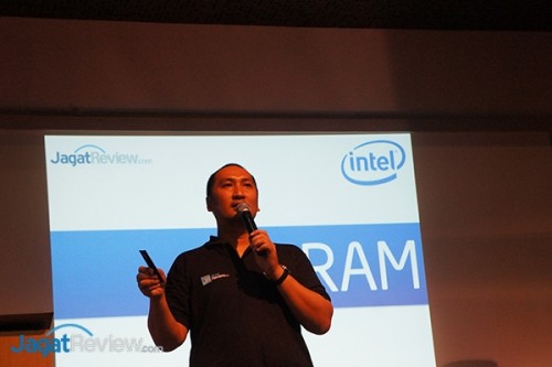 Rangkaian Teknologi Terbaru Diperkenalkan di Techno Update Univ. Bina Nusantara 1 DSC00479