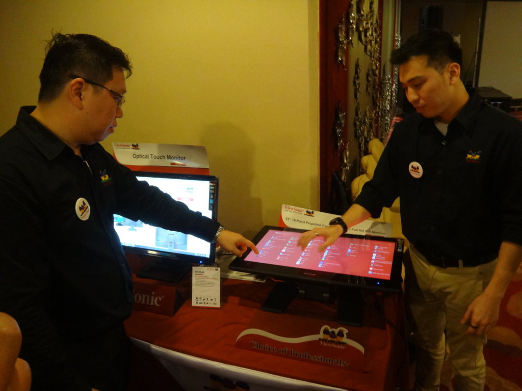 Monitor 4K dan MultiTouch Jadi Produk Unggulan Terbaru ViewSonic 16 FILEminimizer DSC026801