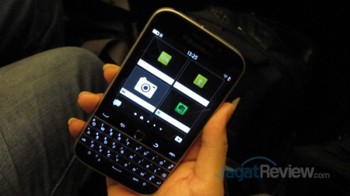 Dibanderol Rp 5 Jutaan, BlackBerry Classic Resmi Hadir di Indonesia 2 IMG_0244