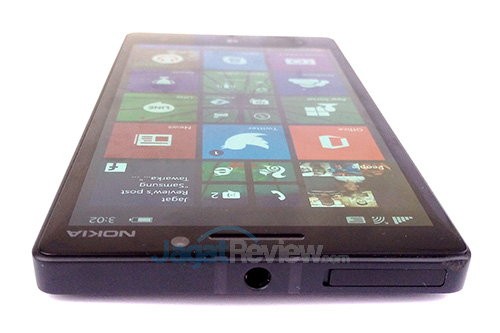 Review Nokia Lumia 930: Windows Phone 8.1 Kencang (Lagi-lagi) dengan Kamera Terbaik 7 Nokia Lumia 930 - Sisi Atas