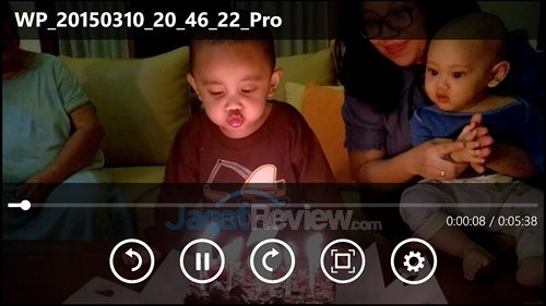 Review Nokia Lumia 930: Windows Phone 8.1 Kencang (Lagi-lagi) dengan Kamera Terbaik 2 Nokia Lumia 930 - Video