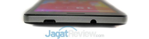 Slot microUSB dan audio jack 3.5mm ada di bagian atas