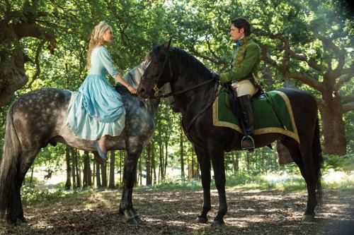 Review Film Cinderella (2015): Klasik, Penuh Nostalgia dengan Visual Memanjakan 4 cinderella_glamour_19nov15_pr_b_810x540