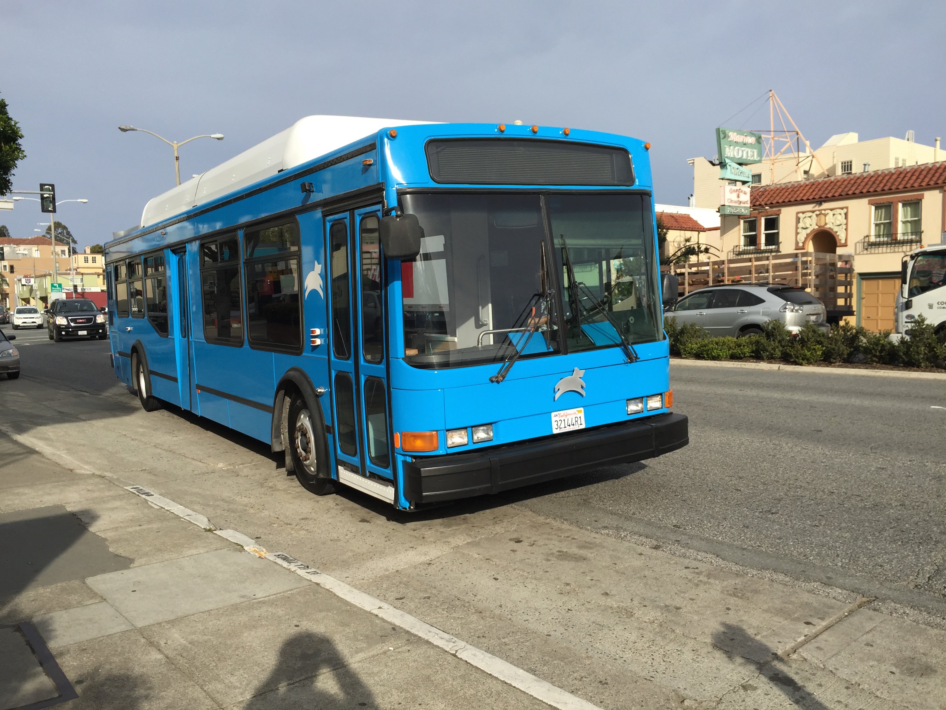 Bus Mewah Leap Mulai Beroperasi di San Fransisco 7 leap outside