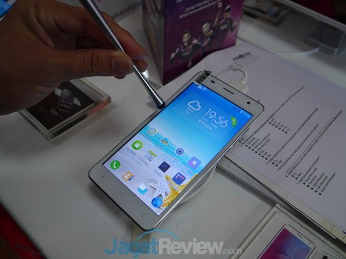 Advan Luncurkan Starnote S55, Android 5,5 Inci Murah 2 Advan Starnote S55 (3)