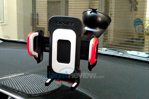 Review Capdase Flexi: Phone Holder Besar, Kokoh, dan Sporty 7 Capdase Flexi - Tempel di Kaca Tengah