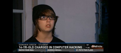 Ubah Wallpaper Komputer Guru, Seorang Pelajar di Amerika Serikat Ditangkap 2 Domanik Green