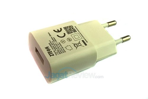 ZTE Blade V5 - Charger