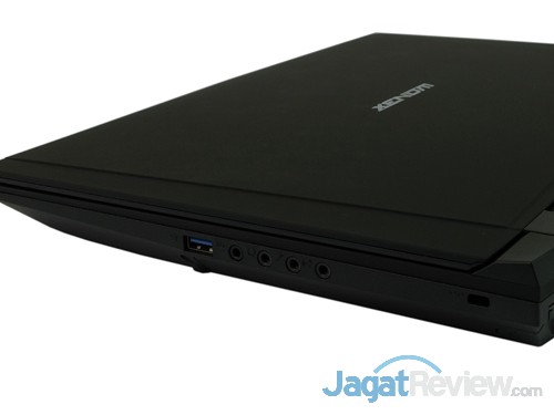 Review Xenom Hercules HC15: Kencang & Bertenaga dengan Prosesor Desktop 3 xenom hercules hc15 right side