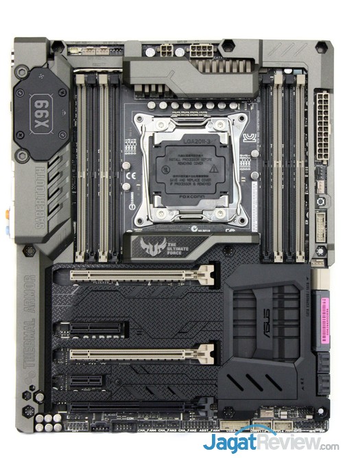 Preview: Unboxing ASUS Sabertooth X99 8 ASUS Sabertooth X99 17