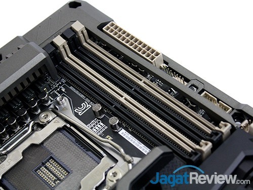 Preview: Unboxing ASUS Sabertooth X99 11 ASUS_Sabertooth_X99_2