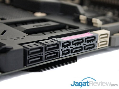 Preview: Unboxing ASUS Sabertooth X99 14 ASUS_Sabertooth_X99_4