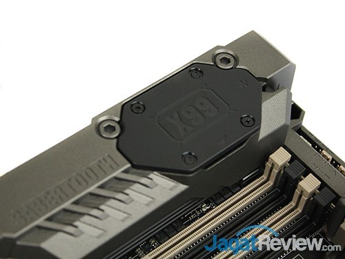 Preview: Unboxing ASUS Sabertooth X99 8 ASUS_Sabertooth_X99_9