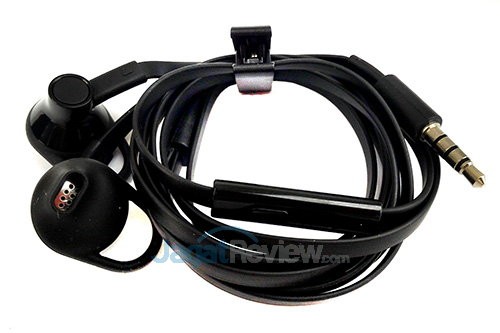 Review Blackberry Classic: Smartphone Blackberry Onyx dengan BB OS 10 7 Blackberry Classic - Earphone