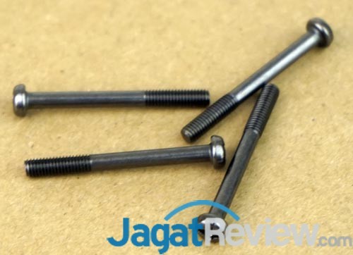 Preview HSF Low-Profile ID-Cooling IS-50 9 Gambar detail 4 buah baut cadangan