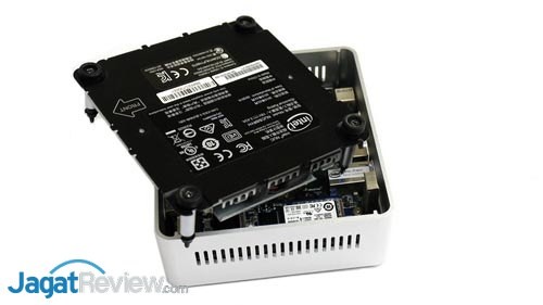 Intel NUC5i5RYH - 12