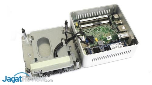 Intel NUC5i5RYH - 13