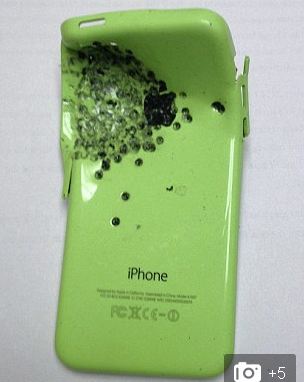 iPhone Jadi Perisai Tembakan Shotgun 9 Iphone